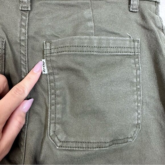 Levi's® Ribcage Wide Leg Crop in Forest Green Size 25 - Picture 9 of 10